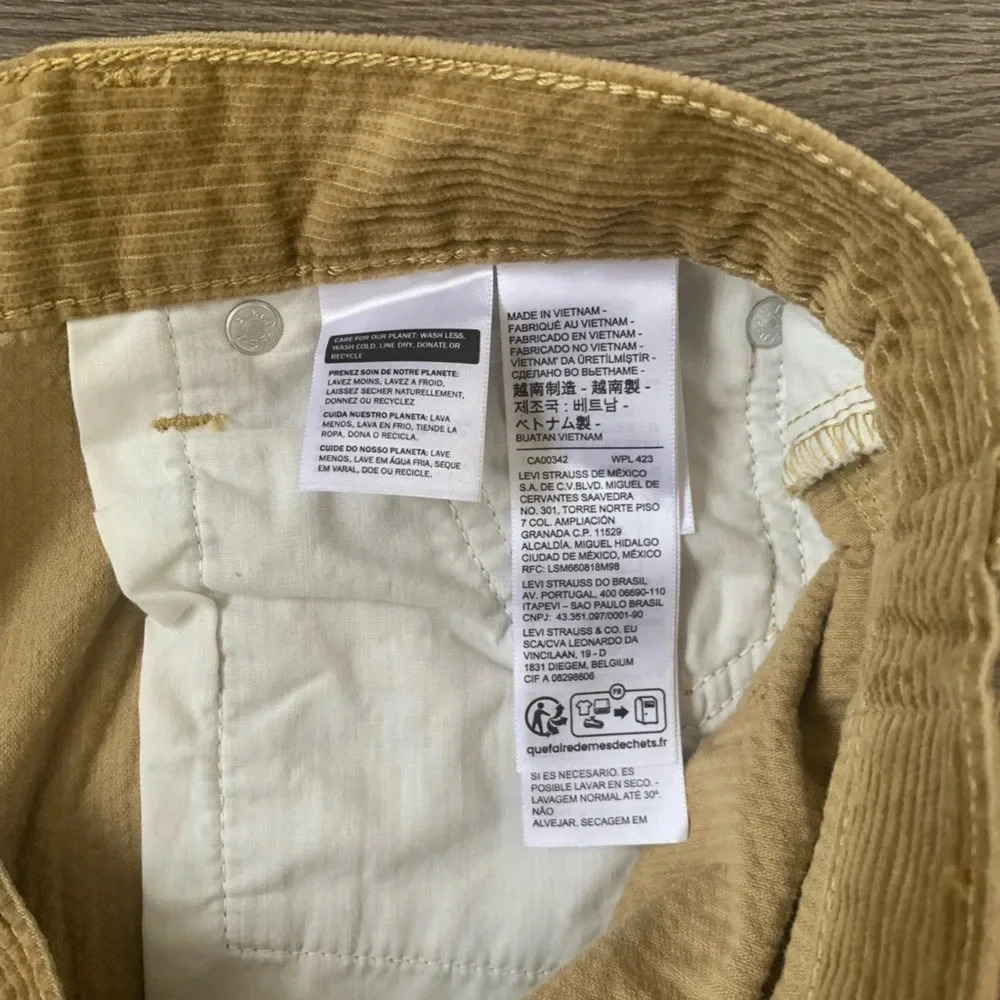 Leviāsā Low Pro Corduroy Jeans - Size 29x30 - Light Brown - NWT - Picture 9 of 11